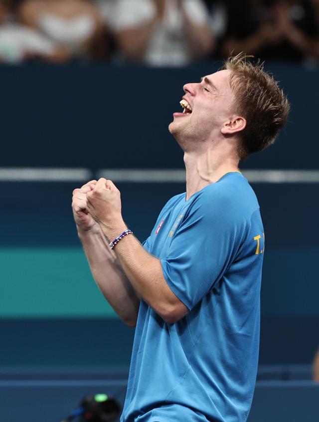 意热刺前锋 意热刺前锋